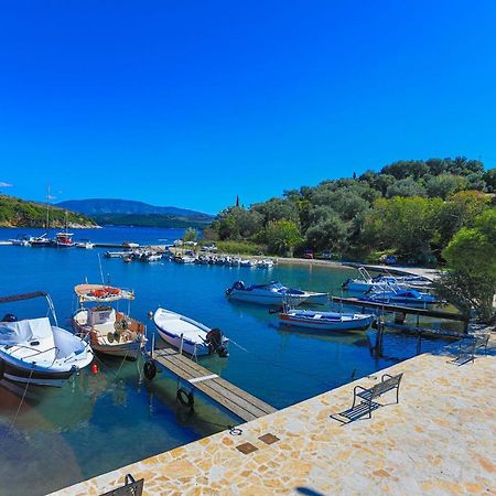Theophilos Dio Agios Stefanos  Exterior foto